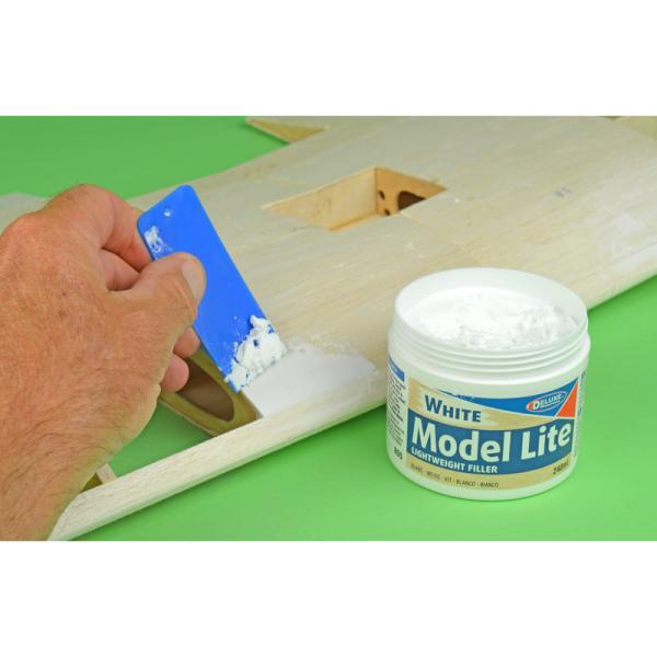 Model Lite White lehký tmel na dřevo bílé barvy 240ml (obrázek 3)
