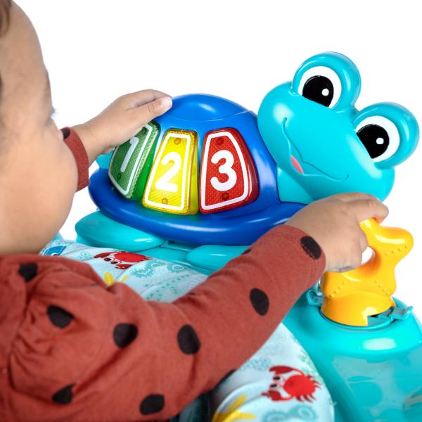 BABY EINSTEIN Skákadlo/Aktivní centrum 2v1 Curiosity Cove™ 6m+ do 11kg (obrázek 3)