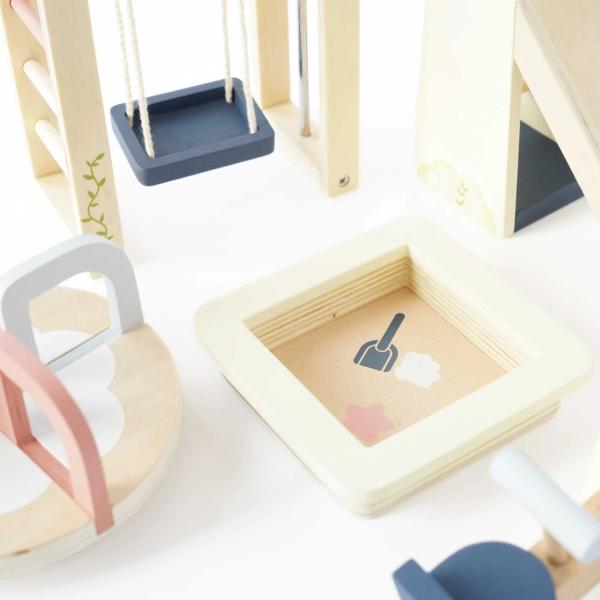 Le Toy Van Sada venkovní hřiště pro panenky (obrázek 2)