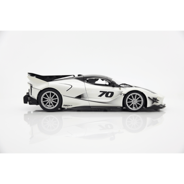 Bburago 1:18 Ferrari TOP FXX-K EVO Nr.70 (white/black)