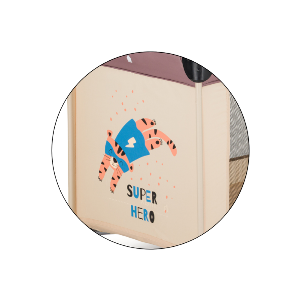 PETITE&MARS Postýlka cestovní Koot - Tiger Super Hero (obrázek 5)