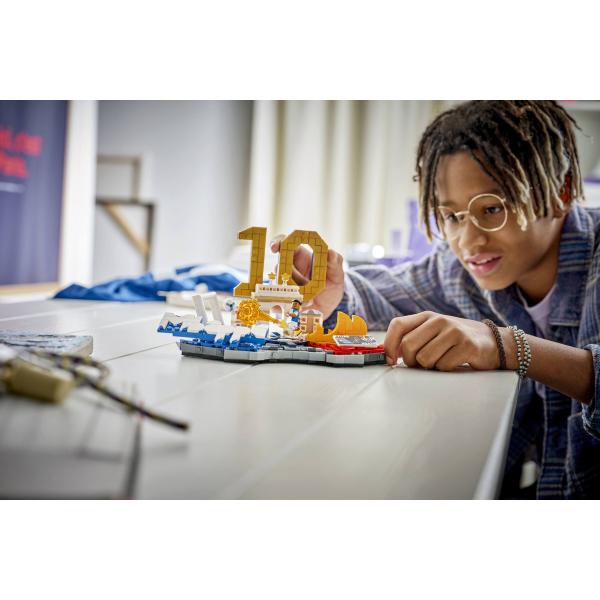 LEGO® Editions 43013 Kylian Mbappé – Hvězdné momenty fotbalu (obrázek 6)