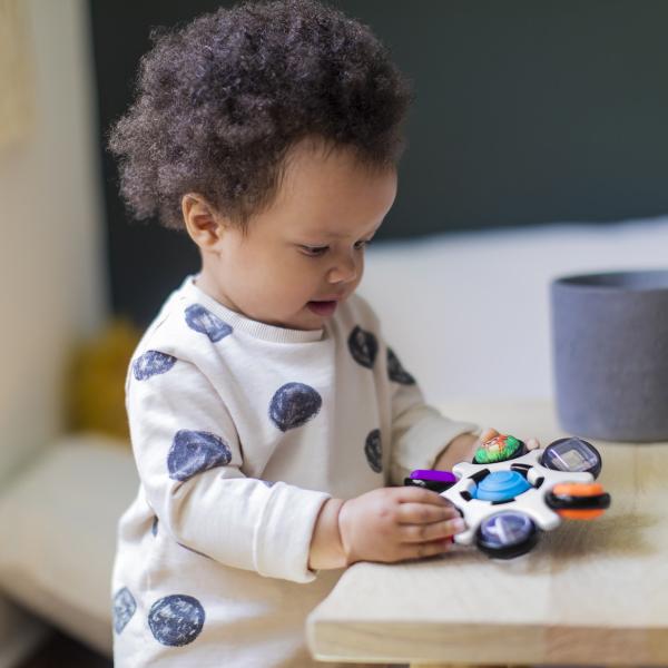 BABY EINSTEIN Hračka senzorická Curiosity Clutch ™ 3m + (obrázek 3)