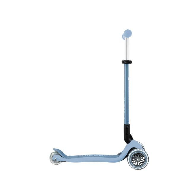 Globber Dětská koloběžka Go up active lights ecologic blueberry (obrázek 4)
