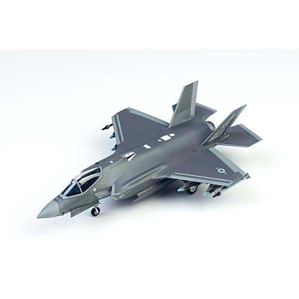 Model Kit letadlo 12507 - F-35A Lightning II MCP (1:72) (obrázek 3)