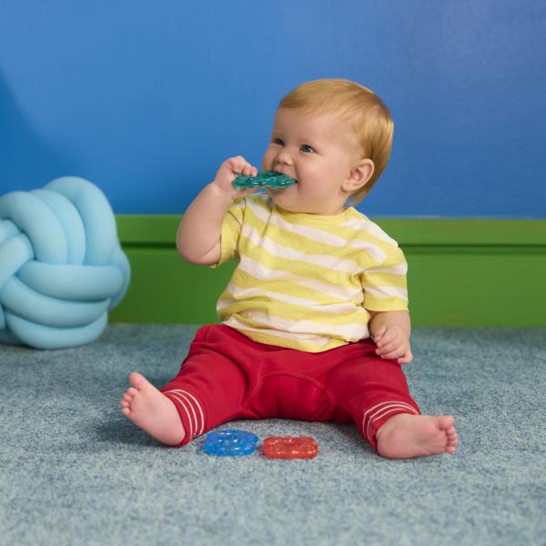 Bright Starts Kousátko naplněné vodou tvary Stay Cool Teethers™ 3ks (obrázek 3)