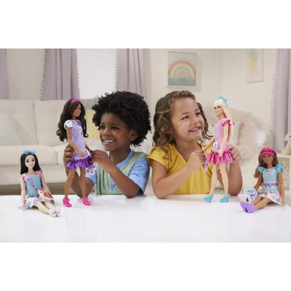 Barbie HLL18 Moje První Barbie Panenka – Černovláska s pudlíkem (obrázek 4)