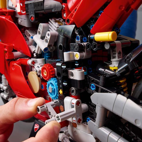 LEGO® Technic 42202 Motocykl Ducati Panigale V4 S (obrázek 8)
