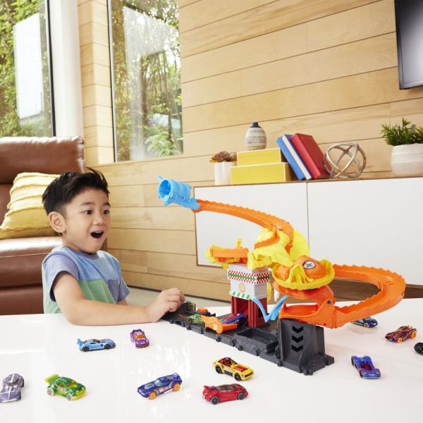 Mattel Hot Wheels City Hladová kobra útočí na pizzerii (obrázek 8)