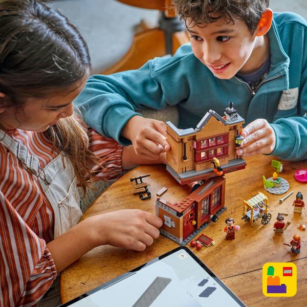 LEGO® Harry Potter 76452 Kvalitní famfrpálové potřeby a zmrzlinářství (obrázek 7)
