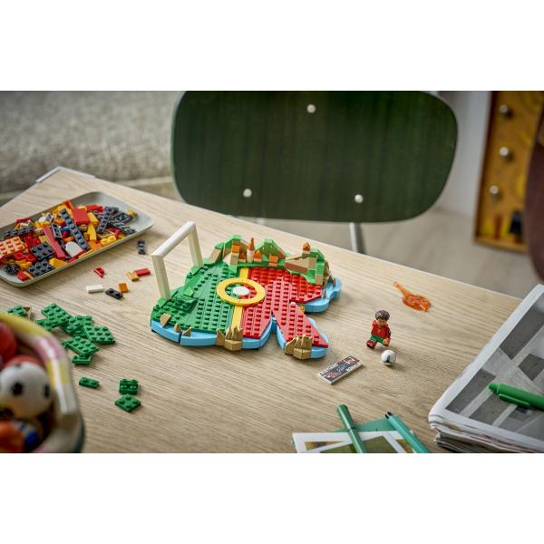 LEGO® Editions 43012 Cristiano Ronaldo – Hvězdné momenty fotbalu (obrázek 8)