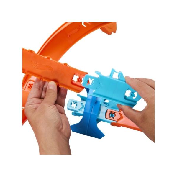 Mattel Hot Wheels Track Creator Sada s boosterem (obrázek 3)