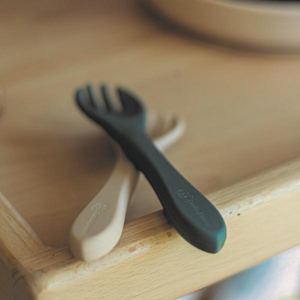 PETITE&MARS Příbor silikonový TAKE&MATCH Misty Green 6m+ (obrázek 10)