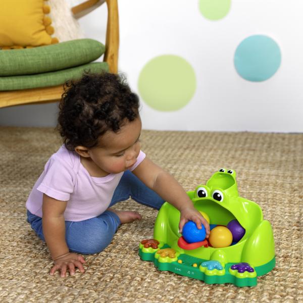 BRIGHT STARTS Hračka interaktivní Poppin' Ball Frog™ 6m+ (obrázek 6)