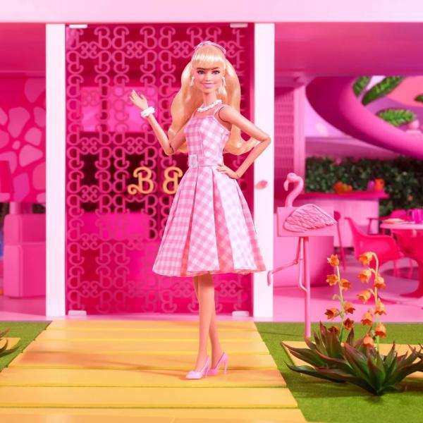Mattel Filmová sběratelská panenka Margot Robbie jako Barbie (obrázek 9)