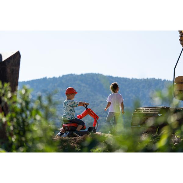 Falk Bager Kubota KX085-5 s otevíratelným sedadlem a přilbou (obrázek 9)