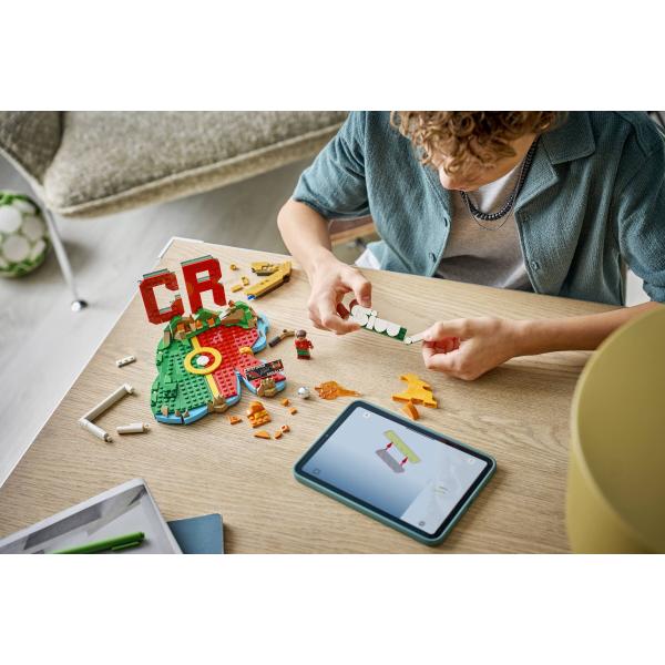 LEGO® Editions 43012 Cristiano Ronaldo – Hvězdné momenty fotbalu (obrázek 7)