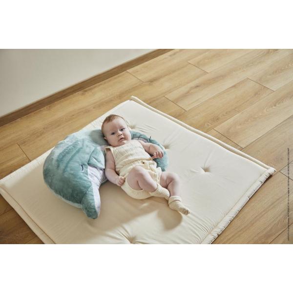 Kaloo Petit Calme Podpůrný polštář s levandulí pro maminku a miminko Delfín 60 cm (obrázek 5)