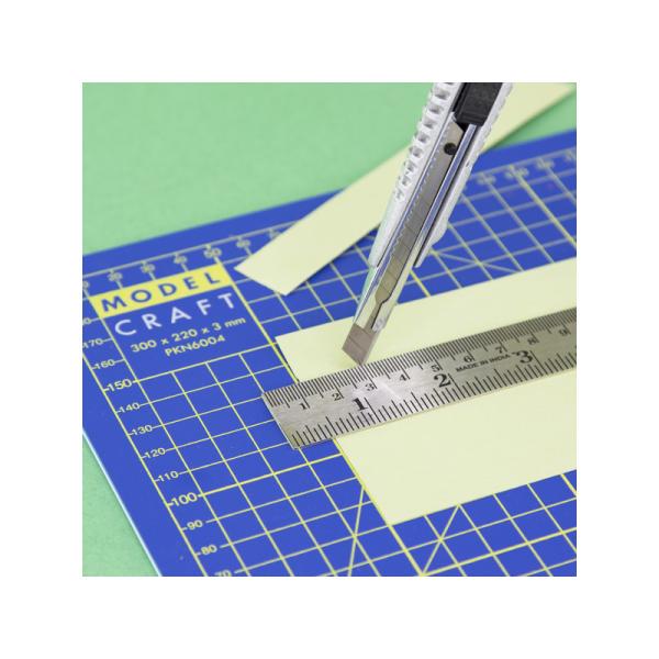 Modelcraft zalamovací kovový nůž s 10 čepelemi 9x0.3mm (obrázek 3)