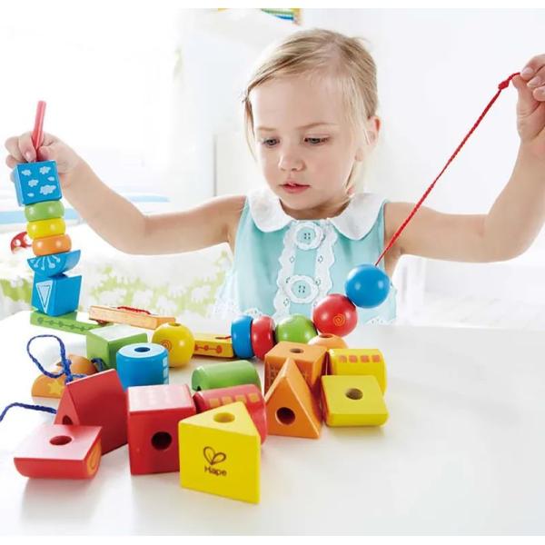 Hape Navlékací korále z geometrických tvarů (obrázek 4)