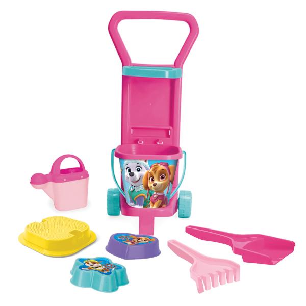 Vozík s príslušenstvom Paw Patrol prechádza pieskom.