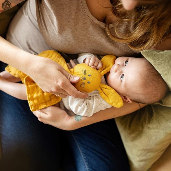 PETITE&MARS Mazlíček bambusový mušelinový Hugo Misty Green 0m+ (obrázek 5)