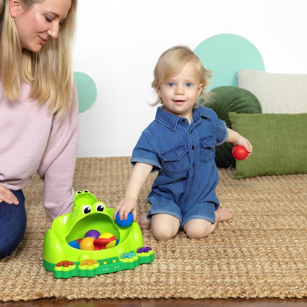 BRIGHT STARTS Hračka interaktivní Poppin' Ball Frog™ 6m+ (obrázek 5)