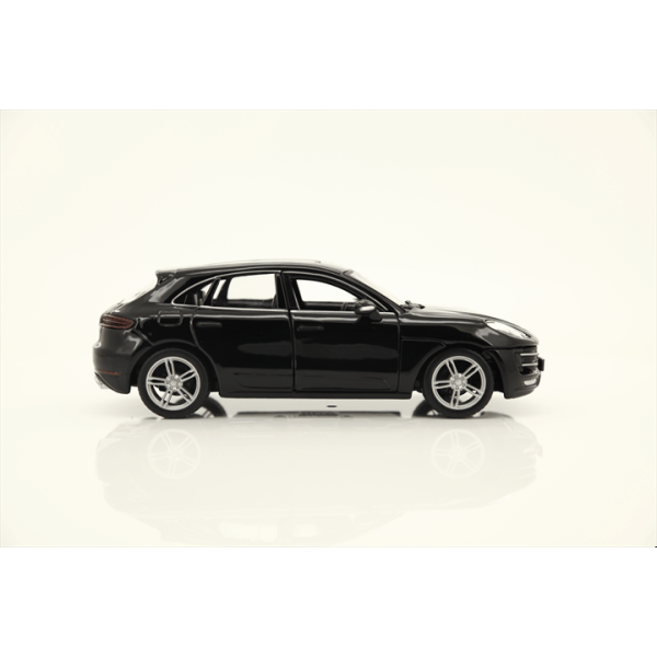 Bburago 1:24 Plus Porsche Macan Black