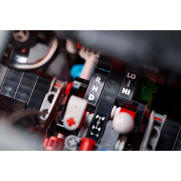 LEGO® Technic 42177 Mercedes-Benz G 500 PROFESSIONAL Line (obrázek 9)