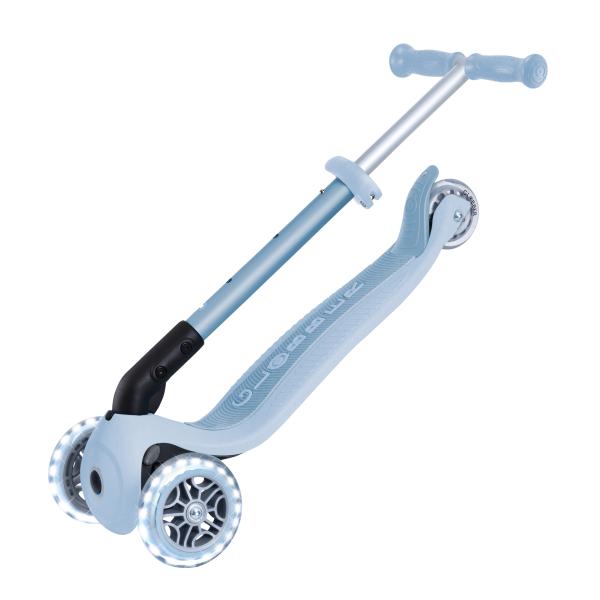 Globber koloběžka Junior Foldable lights Ecologic - Blueberry (obrázek 9)