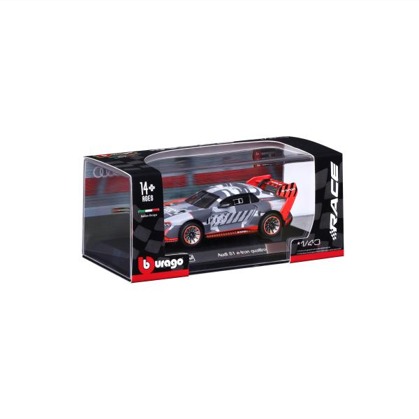 Bburago 1:43 Racing Audi S1 e-tron quattro v dekorativní krabici (obrázek 10)