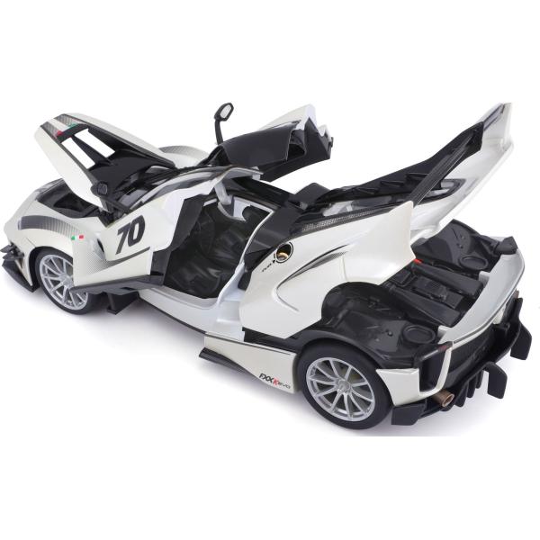 Bburago 1:18 Ferrari TOP FXX-K EVO Nr.70 (white/black)