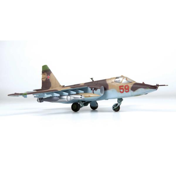 Model Kit letadlo 7312 - Sovětský útočný letoun Su-25 "Frogfoot" (1:72) (obrázek 3)