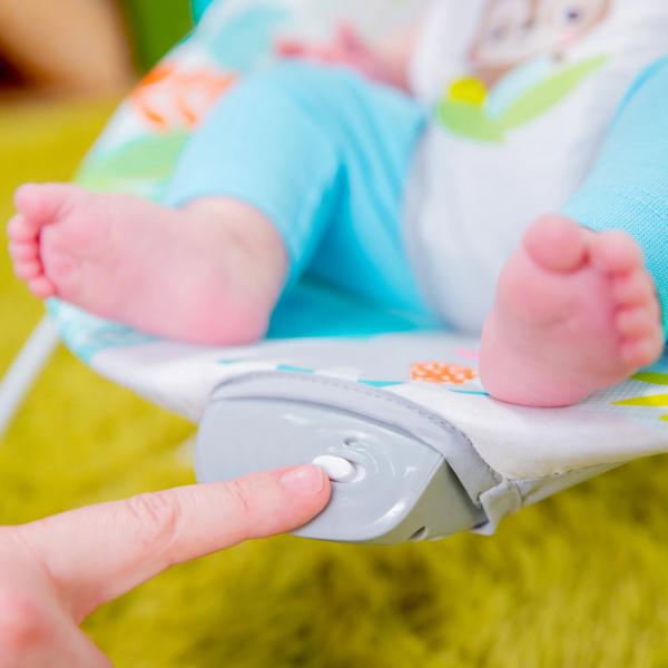 BRIGHT STARTS Lehátko vibrující Rainforest Vibes™ 0m+ do 9kg (obrázek 10)