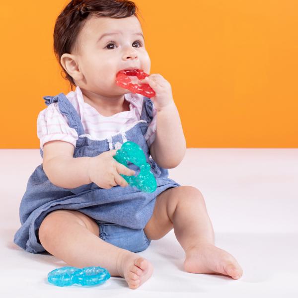 Bright Starts Kousátko naplněné vodou tvary Stay Cool Teethers™ 3ks (obrázek 11)