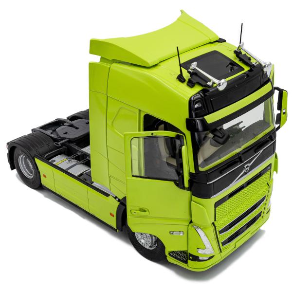 1:24 VOLVO TRUCKS FH GLOBETROTTER XL NEON GREEN