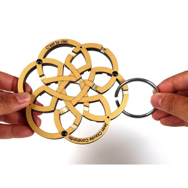 RecentToys C \ ‚est La Vie hlavolam