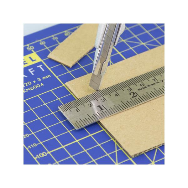 Modelcraft zalamovací kovový nůž s 10 čepelemi 9x0.3mm (obrázek 4)