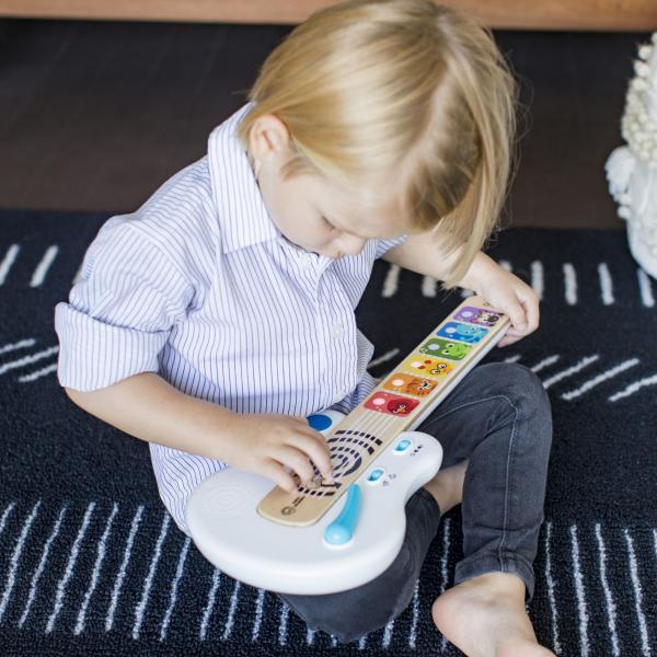BABY EINSTEIN Kytara dotyková Strum Along Songs ™ Magic Touch ™ HAPE 12m +