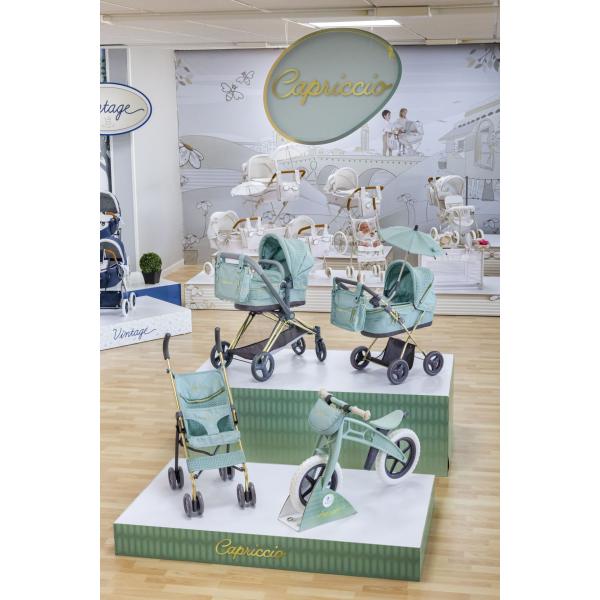 DeCuevas 85073 Skládací kočárek pro panenky se slunečníkem a taškou Capriccio 2025 - 60 cm (obrázek 10)