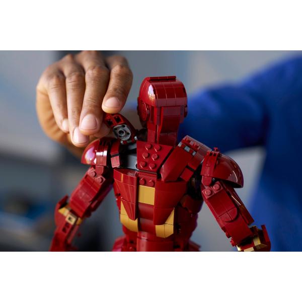 LEGO® Marvel 76344 Iron Man Mark 3: sběratelská edice (obrázek 7)
