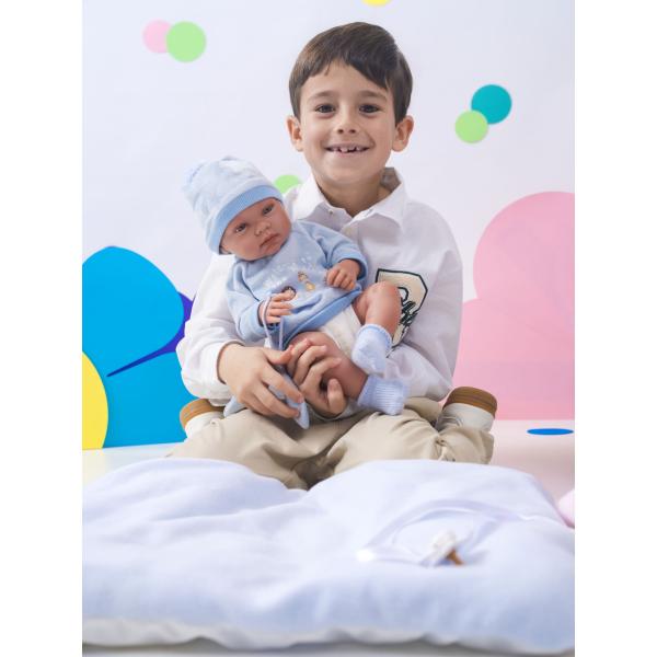 Llorens 84345 NEW BORN CHLAPEČEK - realistická panenka miminko s celovinylovým tělem (obrázek 7)