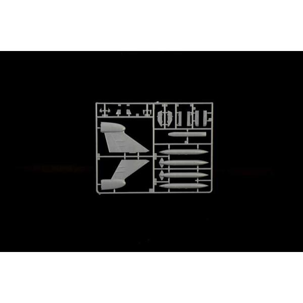 Model Kit letadlo 1235 - EF-111 A Raven (1:72) (obrázek 8)