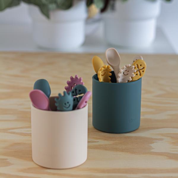 PETITE&MARS Hrnek silikonový Take&Match Intense Ochre 6m+ (obrázek 4)