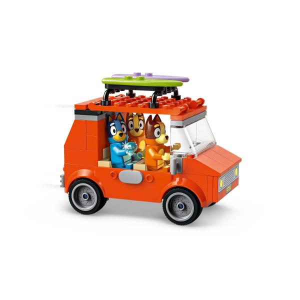 LEGO®Bluey 11202 Bluey a rodinný výlet autem na pláž (obrázek 5)