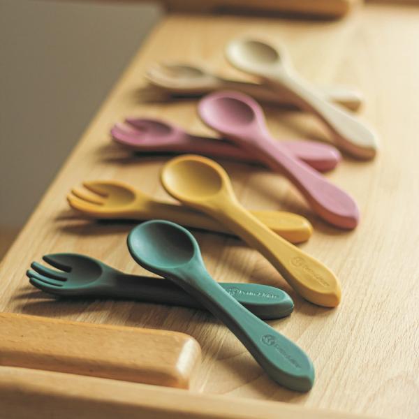 PETITE&MARS Příbor silikonový TAKE&MATCH Dusty Rose 6m+ (obrázek 8)