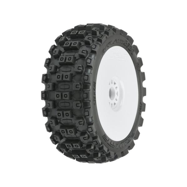 Pro-Line rueda 3.3", neumático Badlands MX M2 Buggy, disco H17 blanco (2)