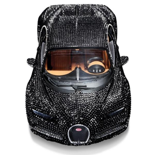 Bburago 1:18 Limited Bugatti Chiron Swarowski Crystal version (obrázek 5)