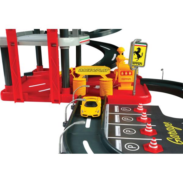 Bburago PLAY 1:43 Ferrari Race & Play Parking Garage - 2 autíčka (obrázek 6)