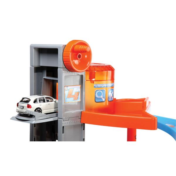 Bburago PLAY 1:43 Street Fire Mega Dealer Showroom garáž se dvěma autíčky (obrázek 7)
